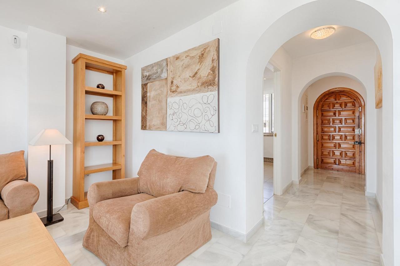 Front Sea View Apartment Estepona Eksteriør billede