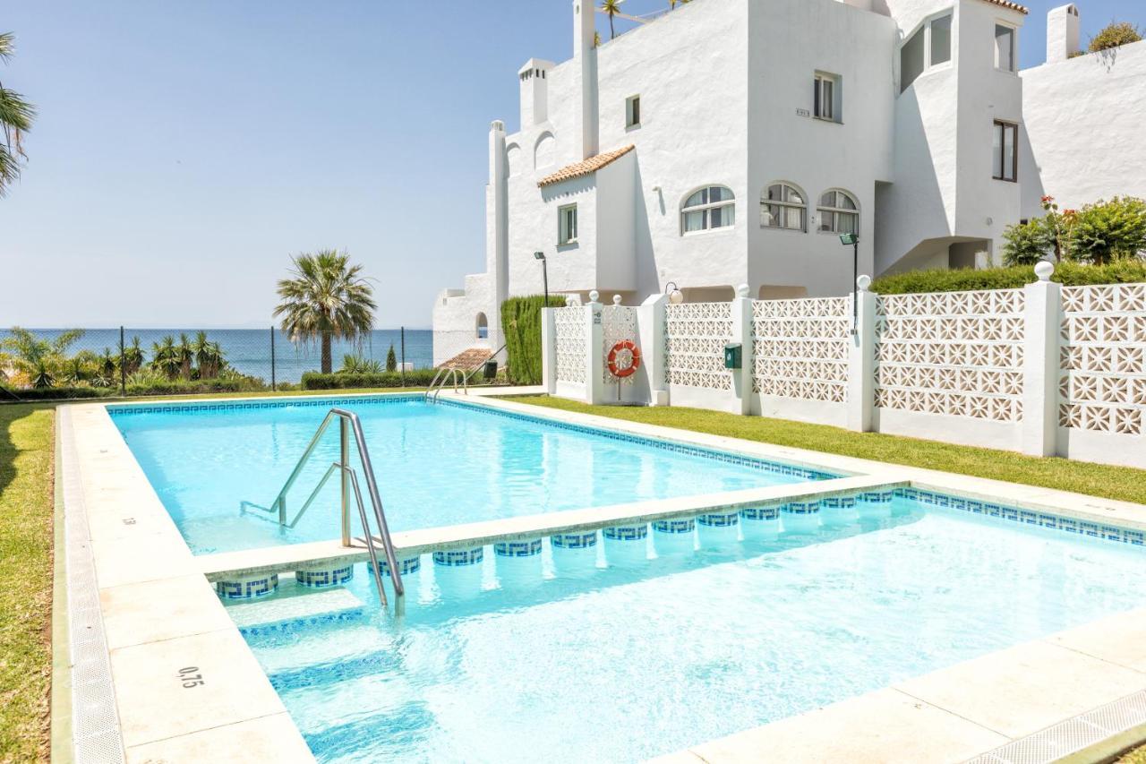 Front Sea View Apartment Estepona Eksteriør billede