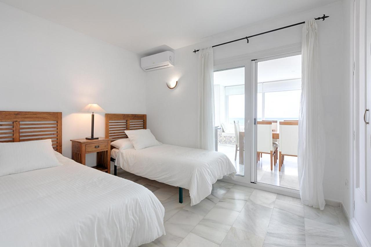 Front Sea View Apartment Estepona Eksteriør billede