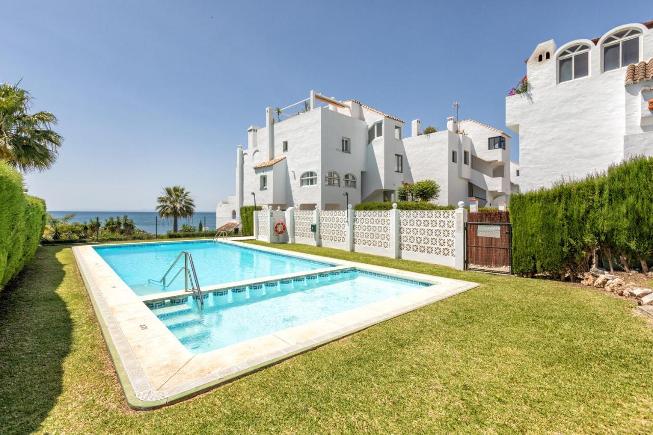 Front Sea View Apartment Estepona Eksteriør billede