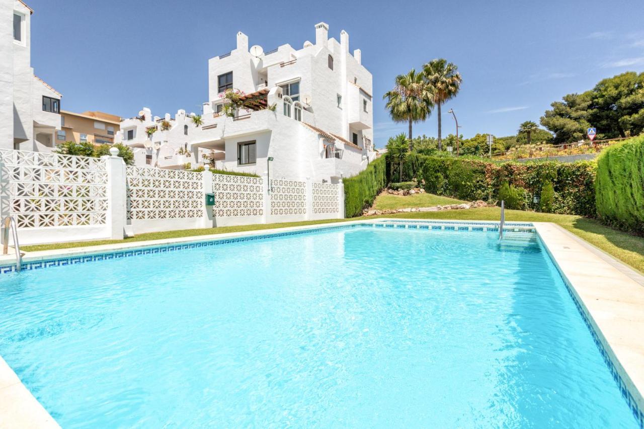 Front Sea View Apartment Estepona Eksteriør billede